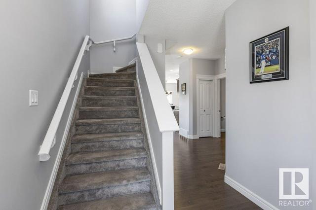 3905 167a Av Nw, House semidetached with 3 bedrooms, 2 bathrooms and null parking in Edmonton AB | Image 3