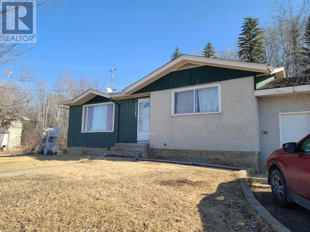 11101 101 Street, House detached with 2 bedrooms, 2 bathrooms and 3 parking in Peace River AB | Image 1