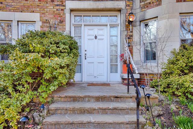 16 Edgar Ave, House detached with 6 bedrooms, 4 bathrooms and 3 parking in Toronto ON | Image 12