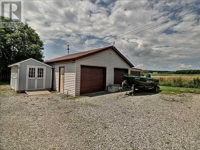 1199 Lakeshore Rd, House detached with 3 bedrooms, 2 bathrooms and 12 parking in Haldimand County ON | Image 4