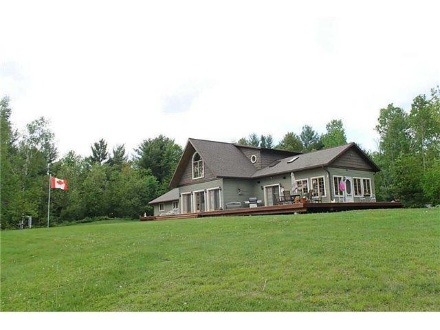 1011 Fire Route B1 Rd, House detached with 3 bedrooms, 3 bathrooms and 5 parking in Gravenhurst ON | Image 2