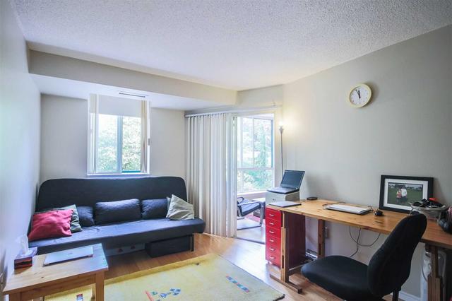 212 - 225 Davenport Rd, Condo with 2 bedrooms, 2 bathrooms and 1 parking in Toronto ON | Image 6