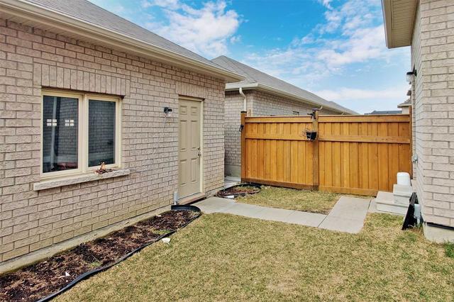 38 Ledger Point Cres, House attached with 3 bedrooms, 3 bathrooms and 3 parking in Brampton ON | Image 32