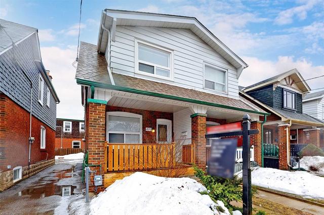 499 Mortimer Ave, House semidetached with 3 bedrooms, 2 bathrooms and 1 parking in Toronto ON | Image 12