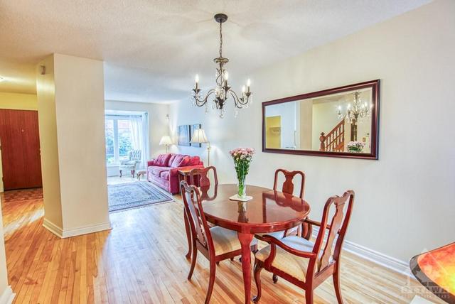 43 Strathcona Avenue, Townhouse with 3 bedrooms, 2 bathrooms and 1 parking in Ottawa ON | Image 8