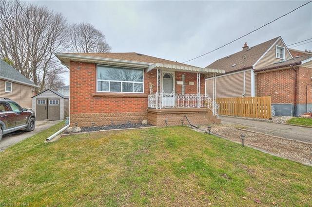 5261 Rosedale Drive, House detached with 3 bedrooms, 2 bathrooms and 5 parking in Niagara Falls ON | Image 1