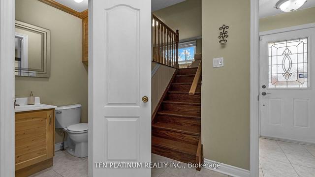 46 Colchester Ave, House detached with 3 bedrooms, 4 bathrooms and 4 parking in Brampton ON | Image 2