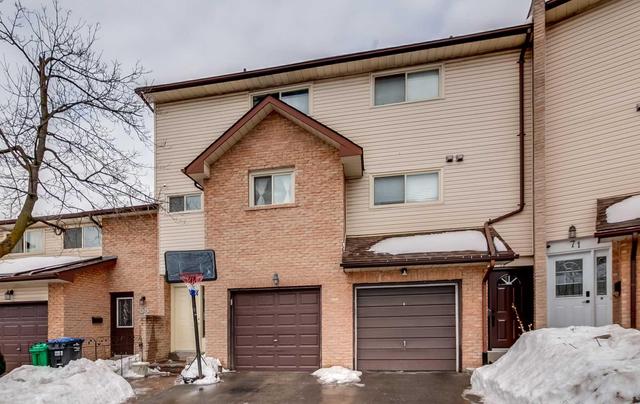 69 Collins Cres, Townhouse with 3 bedrooms, 3 bathrooms and 1 parking in Brampton ON | Image 1