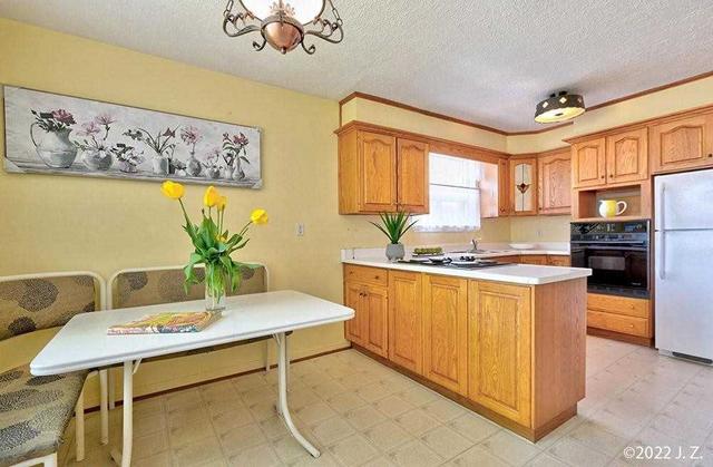 8 Jeffcoat Dr, House detached with 2 bedrooms, 2 bathrooms and 3 parking in Toronto ON | Image 21