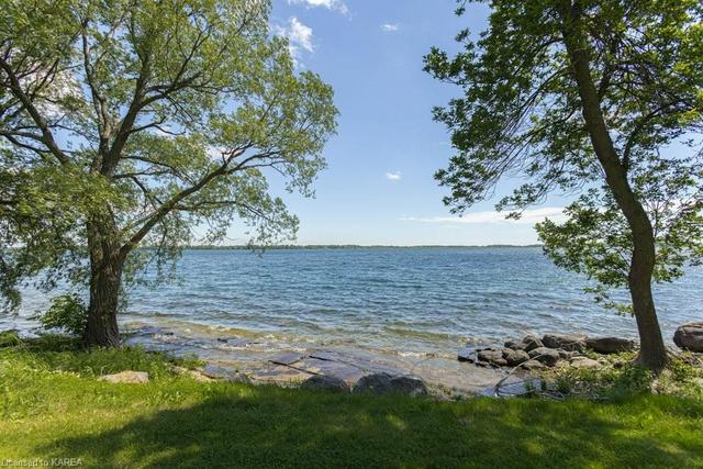 678 Howe Island Drive, House detached with 2 bedrooms, 3 bathrooms and 10 parking in Frontenac Islands ON | Image 34