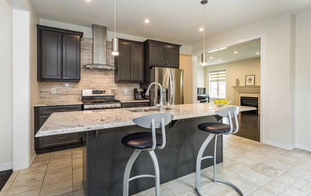3232 Carding Mill Tr, House detached with 4 bedrooms, 3 bathrooms and 1 parking in Oakville ON | Image 6