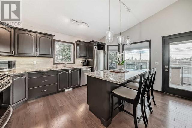 56 Mckenzie Lake Crescent Se, House detached with 5 bedrooms, 3 bathrooms and 8 parking in Calgary AB | Image 10