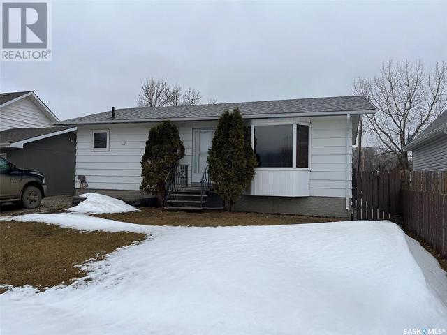 425 Young Street, House detached with 3 bedrooms, 1 bathrooms and null parking in Bienfait SK | Image 1