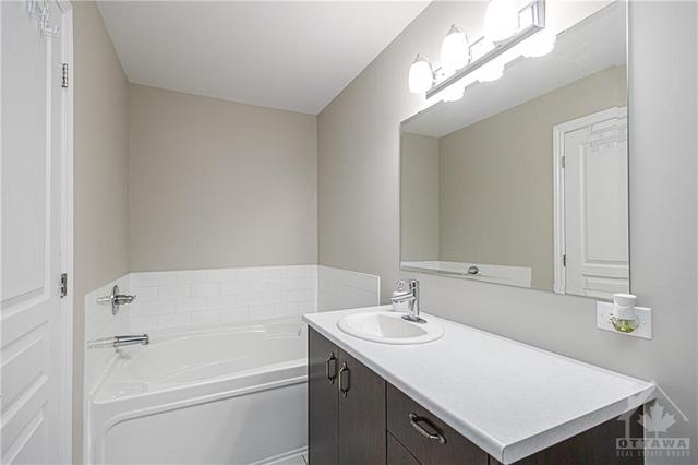 317 Livery Street, Townhouse with 3 bedrooms, 3 bathrooms and 3 parking in Ottawa ON | Image 21