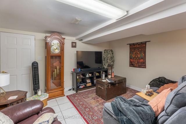 1050 Ossington Ave, House attached with 4 bedrooms, 2 bathrooms and 2 parking in Toronto ON | Image 7