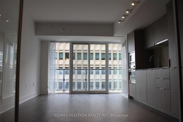 1808 - 955 Bay St, Condo with 1 bedrooms, 1 bathrooms and 0 parking in Toronto ON | Image 7