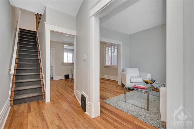 500 Parkdale Avenue, Home with 3 bedrooms, 2 bathrooms and 1 parking in Ottawa ON | Image 4