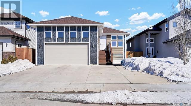 1235 Hargreaves Way, House detached with 5 bedrooms, 3 bathrooms and null parking in Saskatoon SK | Image 1