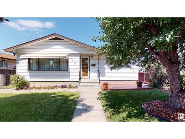7912 129a Av Nw, House detached with 3 bedrooms, 2 bathrooms and 3 parking in Edmonton AB | Card Image