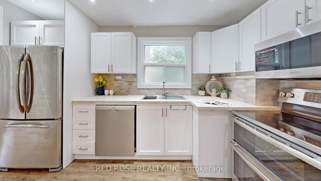 120 Harlandale Ave, House detached with 3 bedrooms, 3 bathrooms and 5 parking in Toronto ON | Image 13