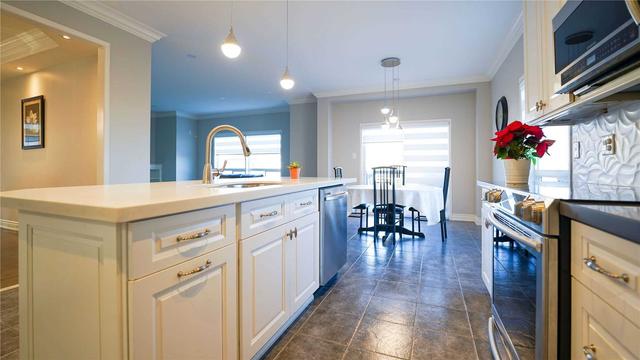 1578 Docking Crt, House detached with 4 bedrooms, 4 bathrooms and 7 parking in Oshawa ON | Image 5