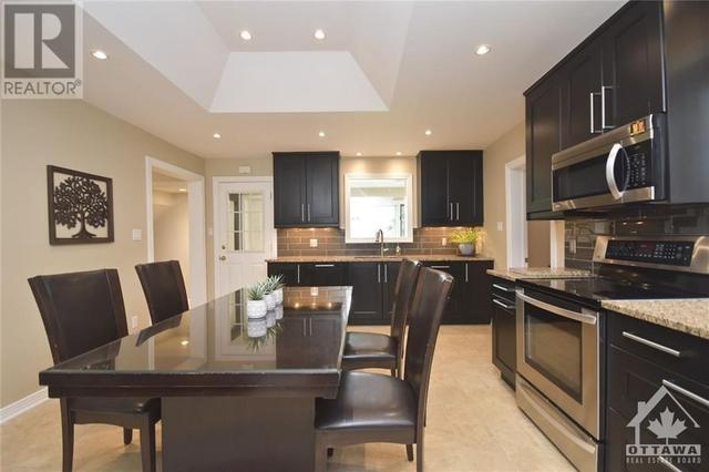 466 Hilson Avenue, House detached with 4 bedrooms, 2 bathrooms and 7 parking in Ottawa ON | Image 13