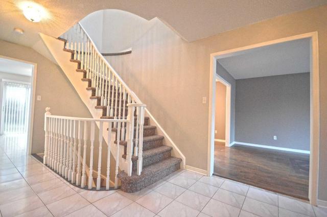 404 Cundles Rd W, House detached with 4 bedrooms, 4 bathrooms and 2 parking in Barrie ON | Image 2