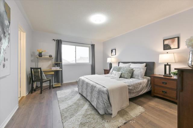 29 Staynor Cres, House attached with 3 bedrooms, 3 bathrooms and 3 parking in Markham ON | Image 10