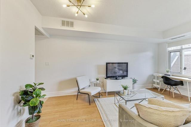 415 - 550 Front St W, Condo with 1 bedrooms, 1 bathrooms and 0 parking in Toronto ON | Image 2