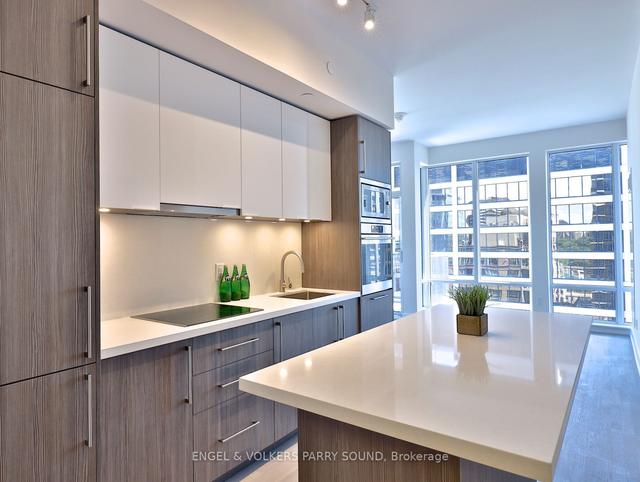 1808 - 88 Cumberland St, Condo with 2 bedrooms, 2 bathrooms and 1 parking in Toronto ON | Image 21