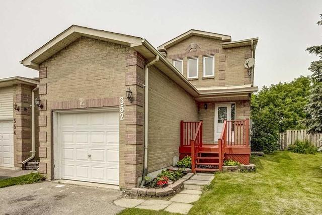 352 Bristol Cres, House attached with 3 bedrooms, 3 bathrooms and 3 parking in Oshawa ON | Image 1