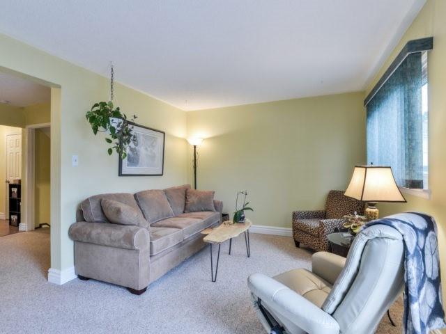 100 - 1020 Central Park Dr, Townhouse with 3 bedrooms, 2 bathrooms and 1 parking in Brampton ON | Image 7
