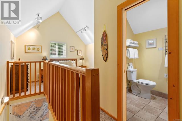 1027 Tyee Terr, House detached with 1 bedrooms, 1 bathrooms and 1 parking in Ucluelet BC | Image 6