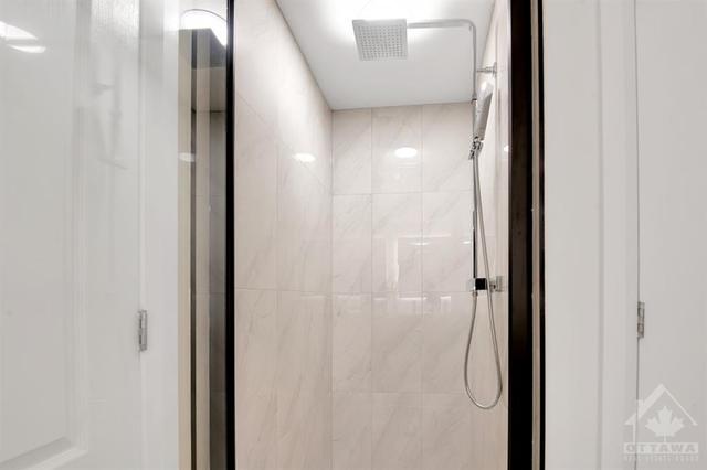 main bath shower | Image 26