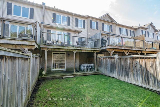 39 Tempo Way, House attached with 3 bedrooms, 3 bathrooms and 2 parking in Whitby ON | Image 25