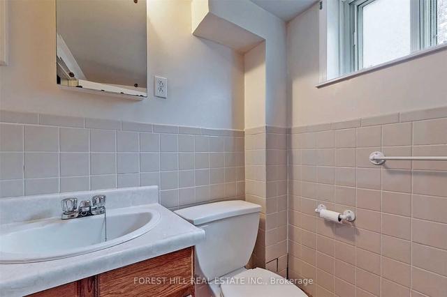37 Regina Ave, House detached with 2 bedrooms, 2 bathrooms and 4 parking in Toronto ON | Image 15