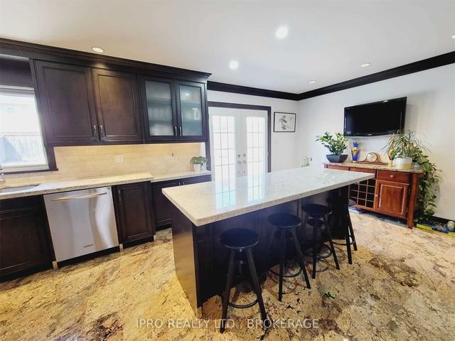 274 Falstaff Ave, House detached with 4 bedrooms, 4 bathrooms and 6 parking in Toronto ON | Image 6