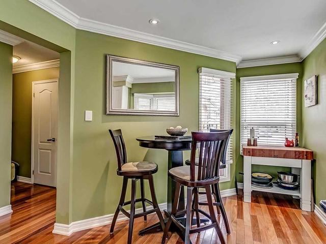 2065 Sixth Line, Townhouse with 3 bedrooms, 3 bathrooms and 1 parking in Oakville ON | Image 2