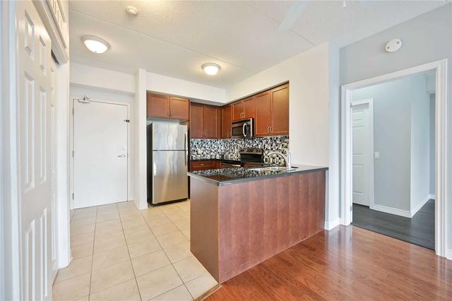 405 - 1379 Costigan Rd, Condo with 2 bedrooms, 2 bathrooms and 2 parking in Milton ON | Image 3
