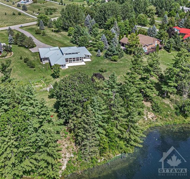 1138 Mill Ridge Road, House detached with 5 bedrooms, 5 bathrooms and 15 parking in McNab/Braeside ON | Card Image