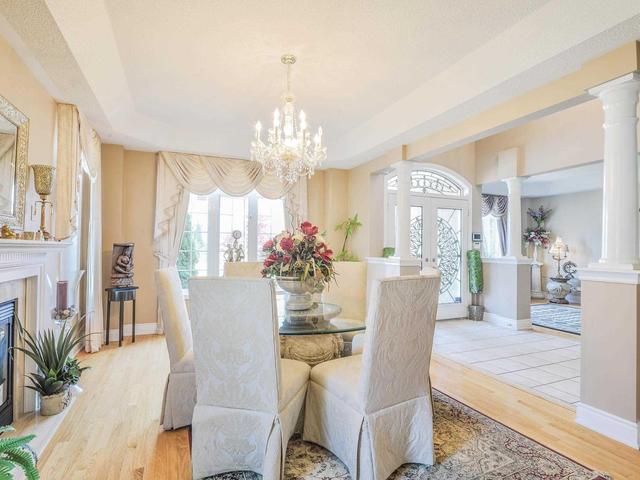 32 Adriatic Cres, House detached with 4 bedrooms, 5 bathrooms and 6 parking in Brampton ON | Image 4