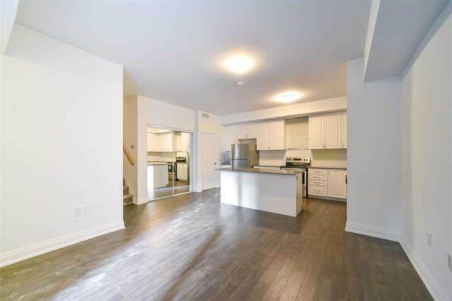 d802 - 5289 Highway 7 Blvd, Townhouse with 3 bedrooms, 3 bathrooms and 1 parking in Vaughan ON | Image 2