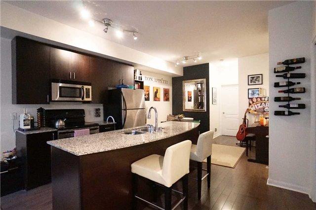 th25 - 70 Carr St, Townhouse with 2 bedrooms, 1 bathrooms and 1 parking in Toronto ON | Image 6