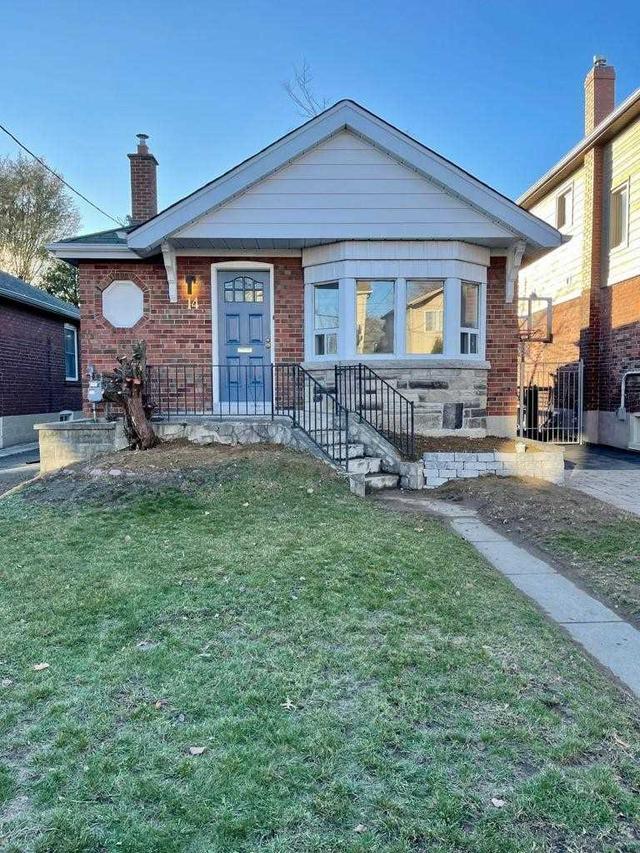 14 Northbrook Rd, House detached with 2 bedrooms, 2 bathrooms and 4 parking in Toronto ON | Image 1