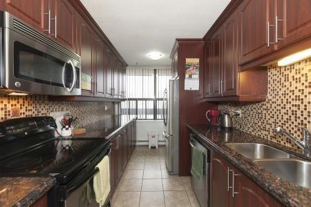 1410 - 21 Knightsbridge Rd, Condo with 3 bedrooms, 2 bathrooms and 1 parking in Brampton ON | Image 9