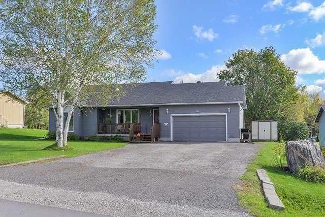 7 Agnes St, House detached with 3 bedrooms, 2 bathrooms and 7 parking in Oro Medonte ON | Image 1