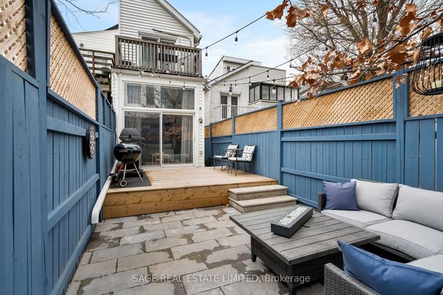 907 Palmerston Ave, House semidetached with 2 bedrooms, 2 bathrooms and 1 parking in Toronto ON | Image 16