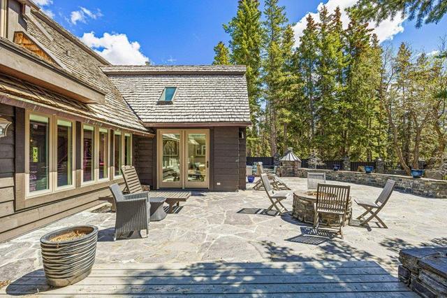 301 Buffalo Street, House detached with 6 bedrooms, 5 bathrooms and 8 parking in Banff AB | Image 33
