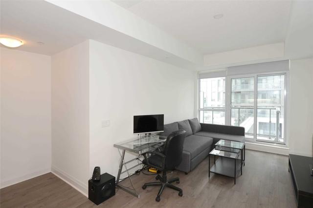 512 - 17 Zorra St, Condo with 1 bedrooms, 1 bathrooms and 1 parking in Toronto ON | Image 3