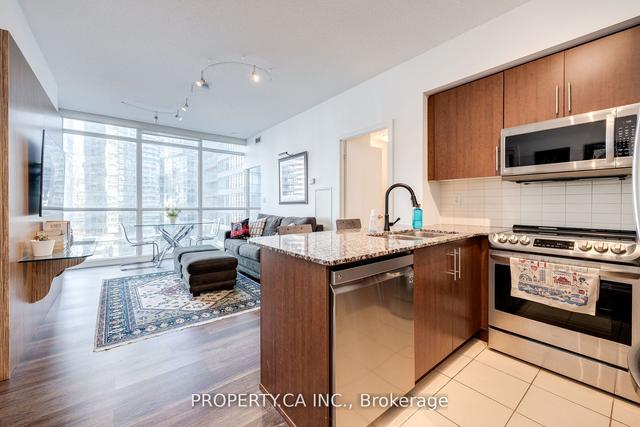 1501 - 65 Bremner Blvd, Condo with 2 bedrooms, 2 bathrooms and 0 parking in Toronto ON | Image 23